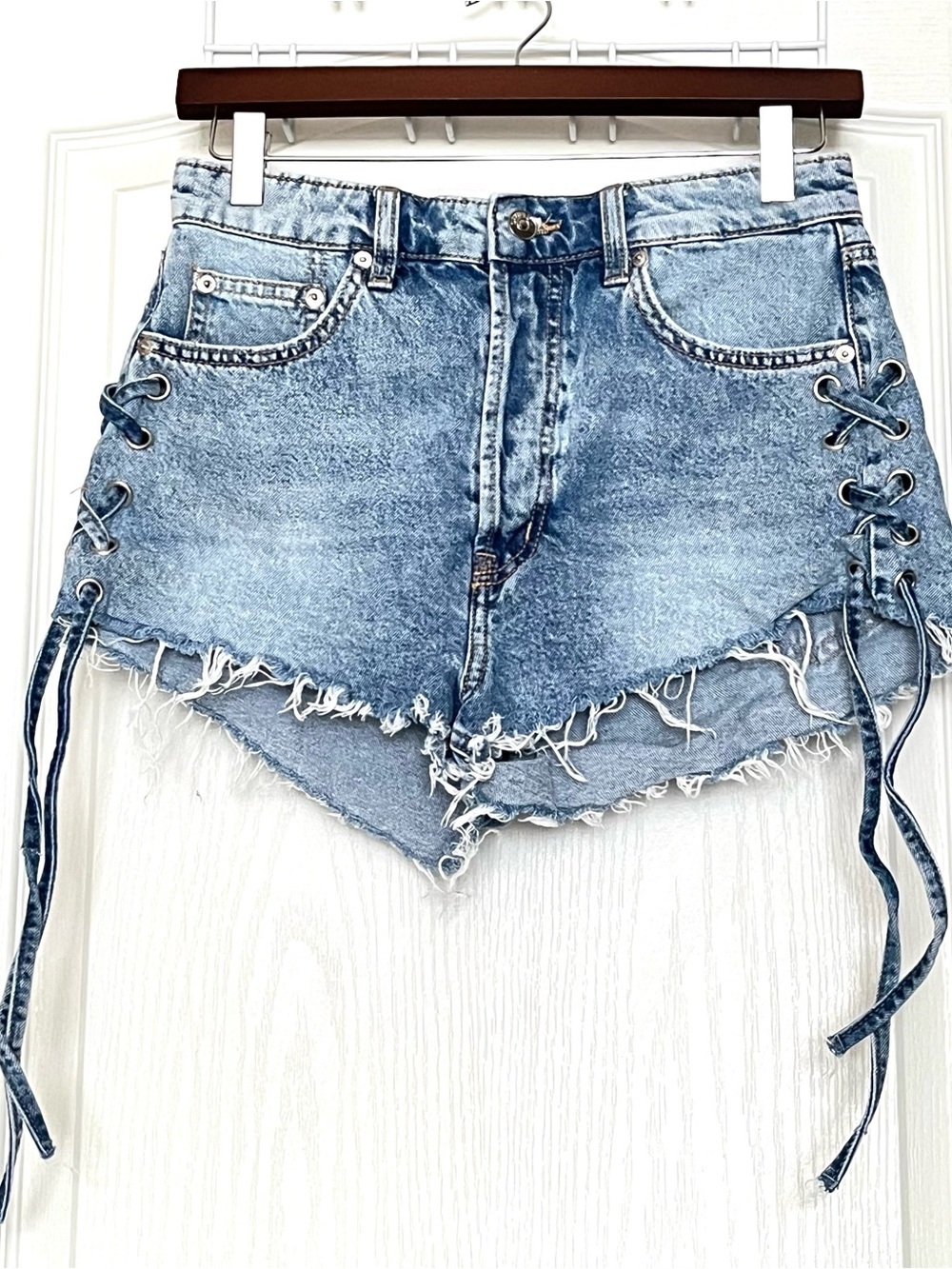 H&M Divided Side Lace Up Denim Shorts Size 6 Grunge Streetwear Western Cowgirl
